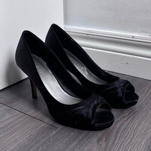 Le Chateau Classic Black Peep-Toe Heels